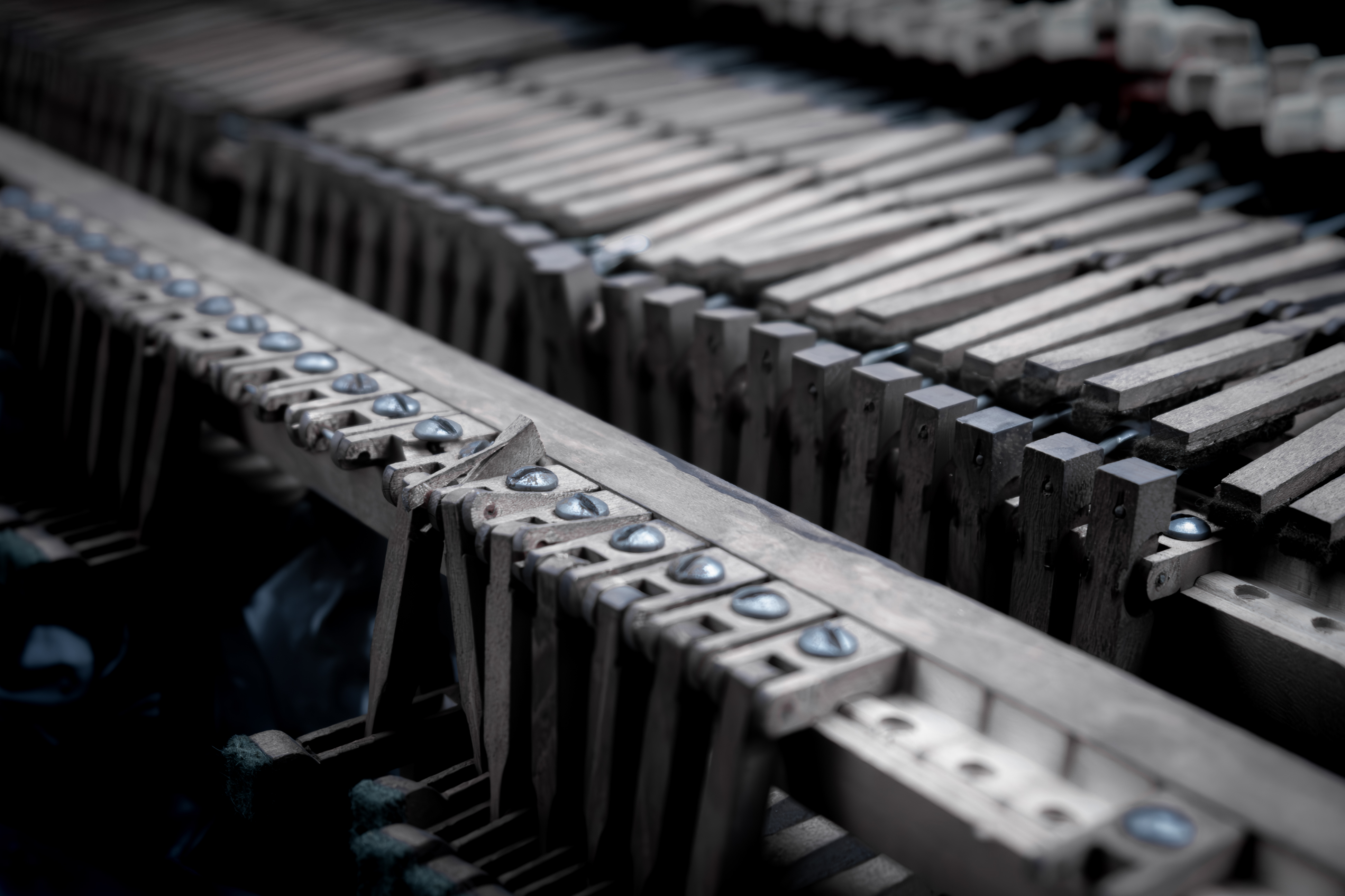 dead piano